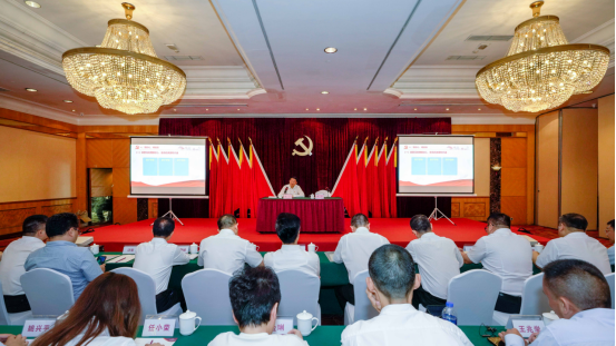 尊龙集团任丁书记带头讲授“不忘初心、牢记使命”主题教育专题党课