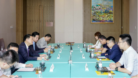 省尊龙集团党委书记、董事长任丁与腾讯“王者荣耀”CTO邓君、腾讯大成网总裁郑亮座谈交流